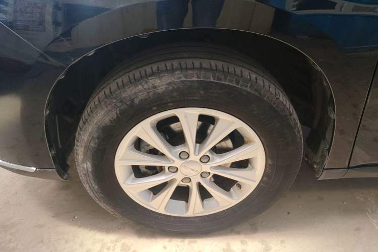 Used Haval M6 2023 PLUS 1.5T DCT Luxury Smart Connectivity Model Left Front Wheel Hub