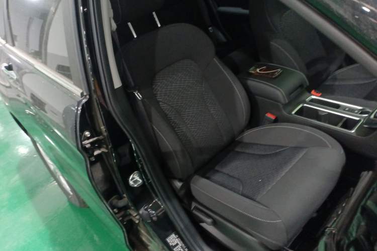 Used Haval M6 2023 PLUS 1.5T Manual Elite Smart Connectivity Model Right Front Seat