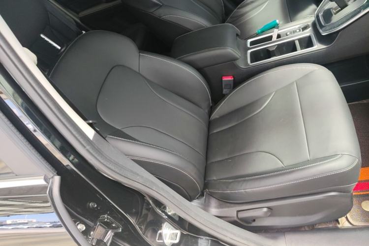 Used Haval M6 2023 PLUS 1.5T DCT Luxury Smart Connectivity Model Right Front Seat