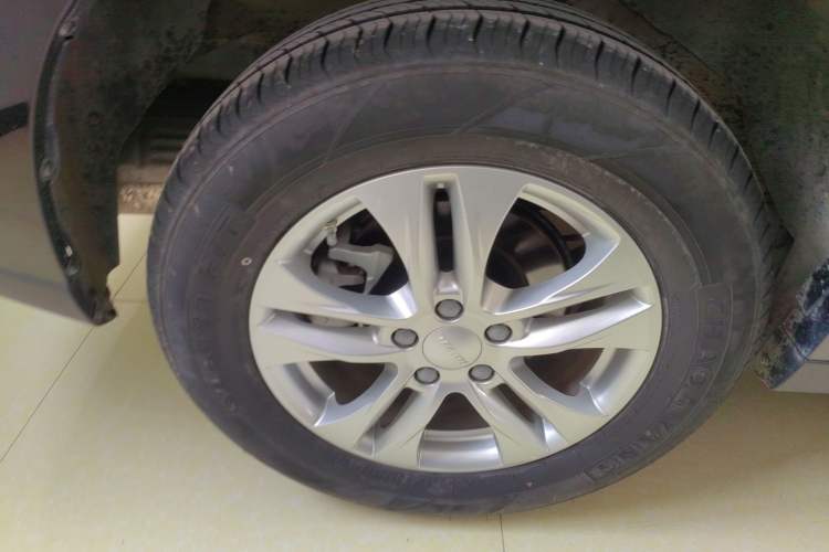Used Haval M6 2023 PLUS 1.5T DCT Elite Smart Connectivity Model Right Rear Wheel Hub