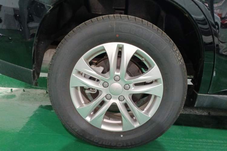 Used Haval M6 2023 PLUS 1.5T Manual Elite Smart Connectivity Model Right Rear Wheel Hub