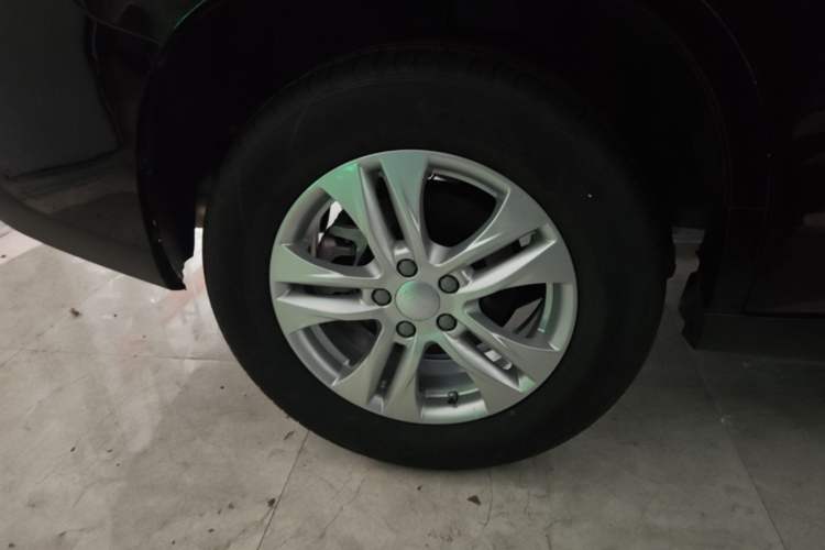 Used Haval M6 2023 PLUS 1.5T DCT Elite Smart Connectivity Model Right Rear Wheel Hub