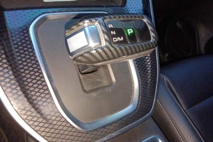 Used Haval M6 2023 PLUS 1.5T DCT Luxury Smart Connectivity Model Gear Lever