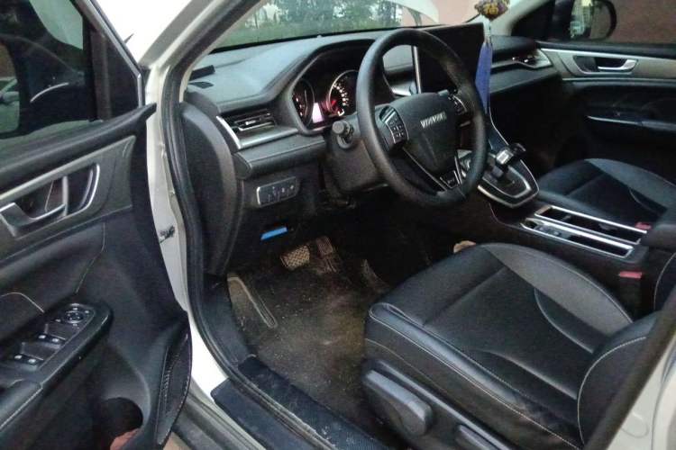 Used Haval M6 2023 PLUS 1.5T DCT Luxury Smart Connectivity Model Interior 3
