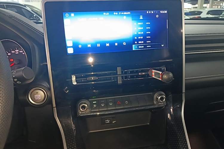 Used Haval M6 2023 PLUS 1.5T DCT Luxury Smart Connectivity Model Audio And AC Panel