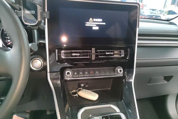 Used Haval M6 2023 PLUS 1.5T DCT Luxury Smart Connectivity Model Audio And AC Panel