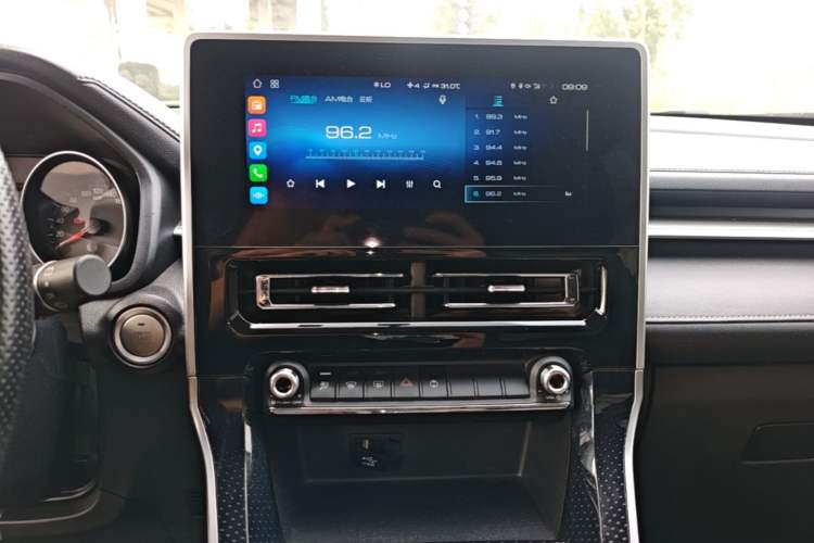 Used Haval M6 2023 PLUS 1.5T DCT Elite Smart Connectivity Model Audio And AC Panel