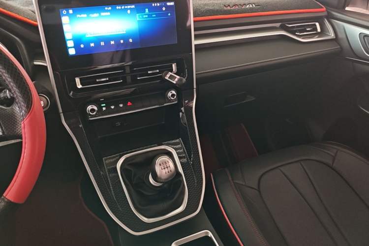 Used Haval M6 2023 PLUS 1.5T Manual Elite Smart Connectivity Model Audio And AC Panel