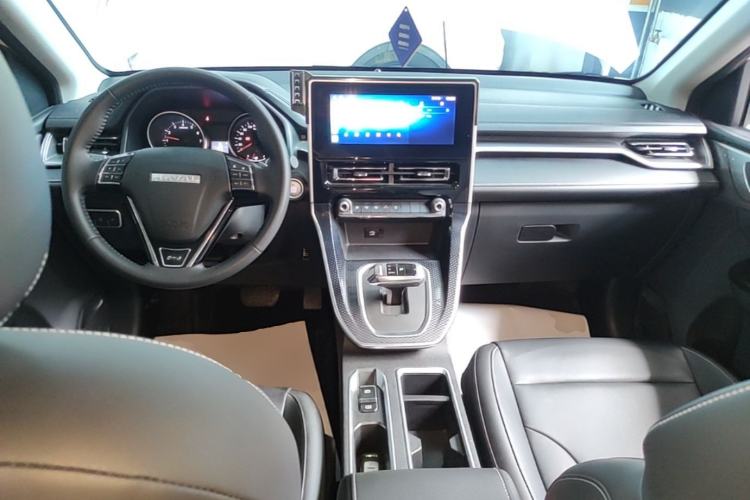 Used Haval M6 2023 PLUS 1.5T DCT Luxury Smart Connectivity Model Center Console