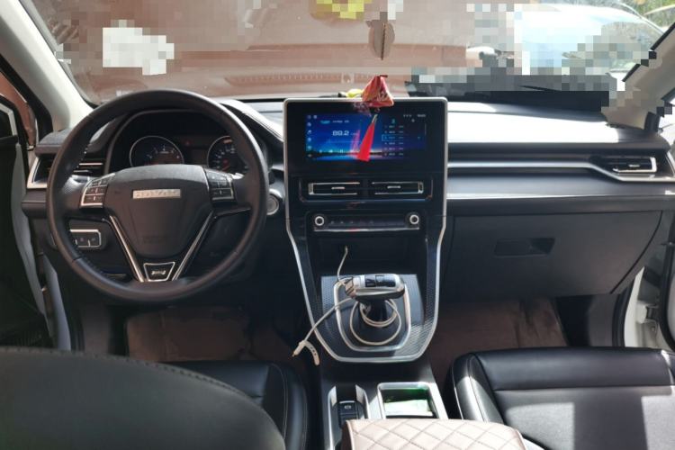 Used Haval M6 2023 PLUS 1.5T DCT Luxury Smart Connectivity Model Center Console