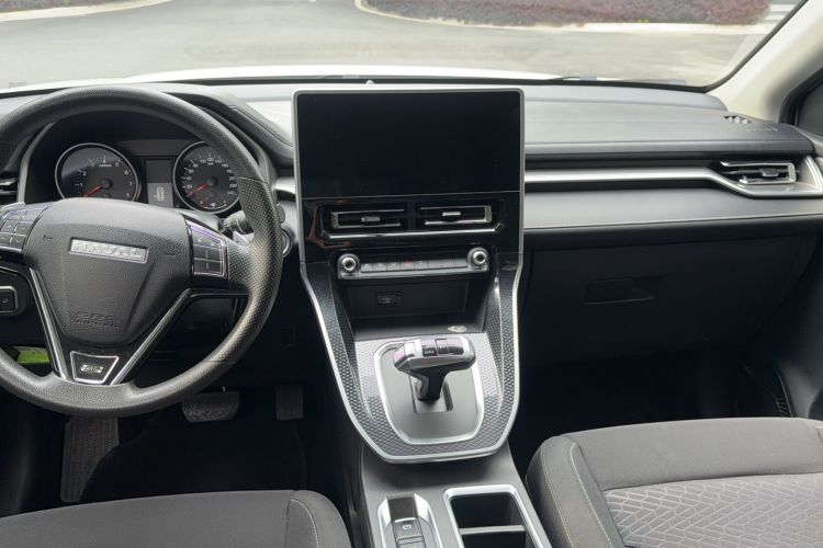 Used Haval M6 2023 PLUS 1.5T DCT Elite Smart Connectivity Model Center Console