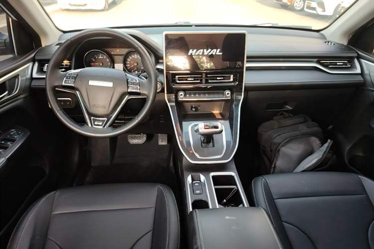 Used Haval M6 2023 PLUS 1.5T DCT Luxury Smart Connectivity Model Center Console