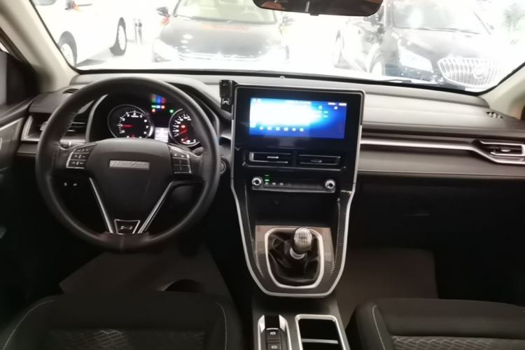 Used Haval M6 2023 PLUS 1.5T Manual Elite Smart Connectivity Model Center Console