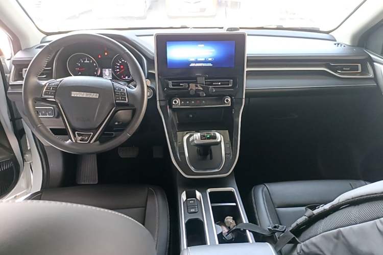 Used Haval M6 2023 PLUS 1.5T DCT Luxury Smart Connectivity Model Center Console