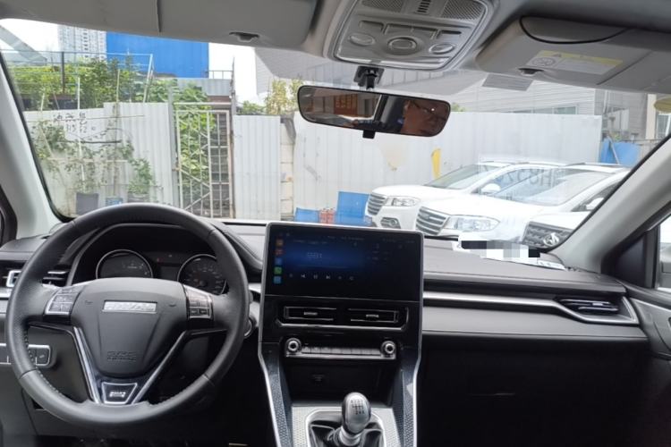 Used Haval M6 2023 PLUS 1.5T Manual Luxury Smart Connectivity Model Center Console
