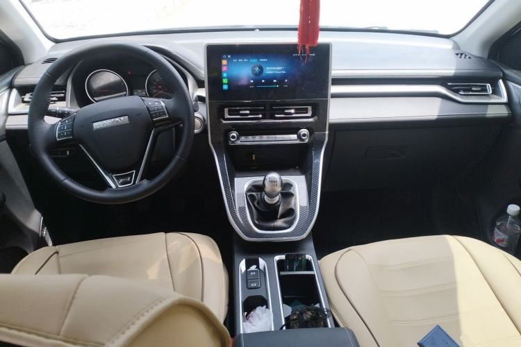 Used Haval M6 2023 PLUS 1.5T Manual Luxury Smart Connectivity Model Center Console