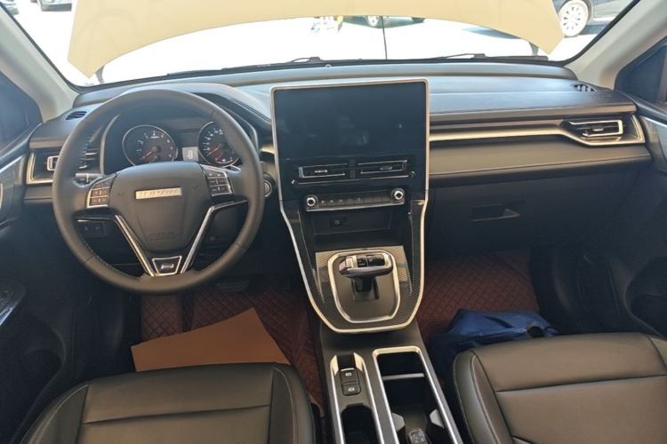 Used Haval M6 2023 PLUS 1.5T DCT Luxury Smart Connectivity Model Center Console