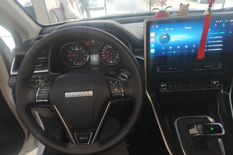 Used Haval M6 2023 PLUS 1.5T DCT Luxury Smart Connectivity Model Center Console