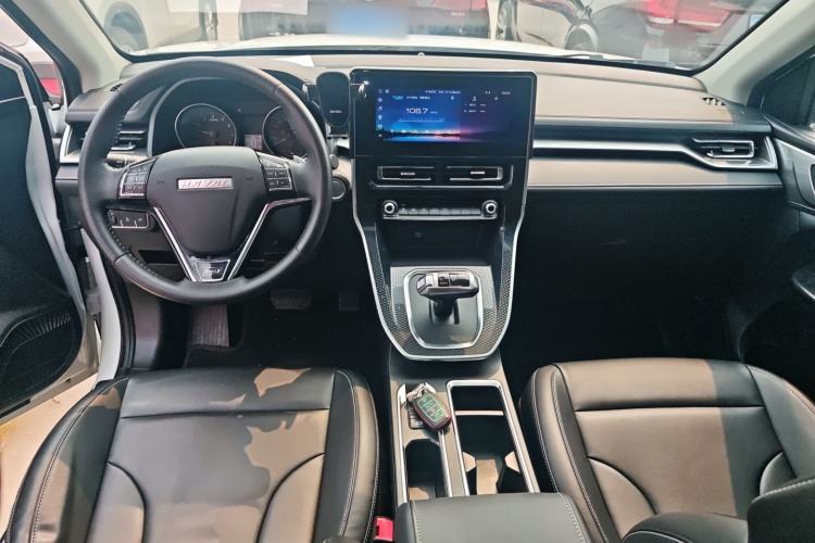 Used Haval M6 2023 PLUS 1.5T DCT Luxury Smart Connectivity Model Center Console
