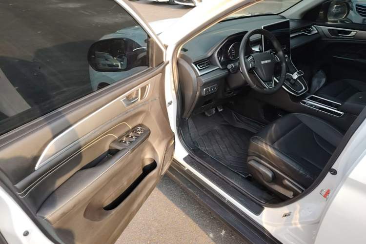 Used Haval M6 2023 PLUS 1.5T DCT Luxury Smart Connectivity Model Driver Seat