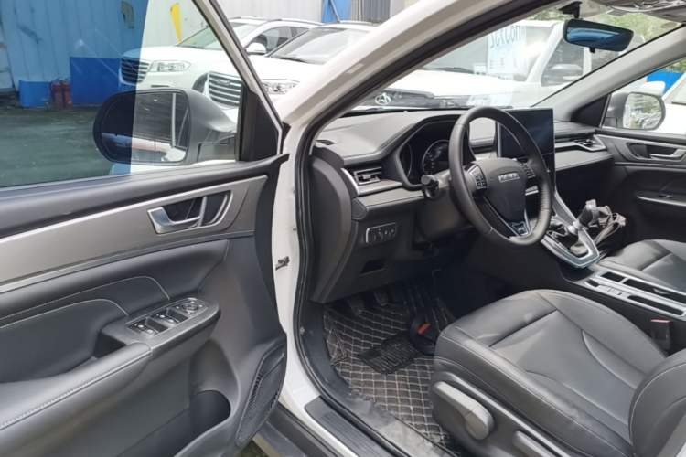 Used Haval M6 2023 PLUS 1.5T Manual Luxury Smart Connectivity Model Driver Seat