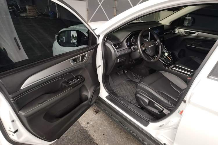 Used Haval M6 2023 PLUS 1.5T DCT Luxury Smart Connectivity Model Driver Seat