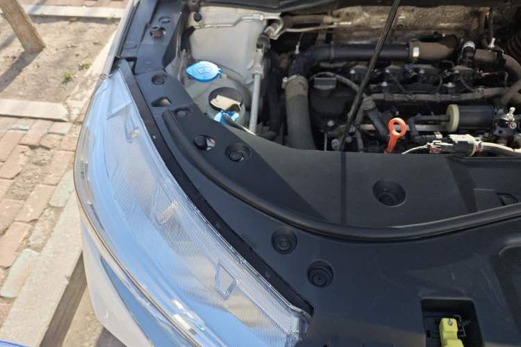 Used Haval M6 2023 PLUS 1.5T Manual Luxury Smart Connectivity Model Engine Bay Right
