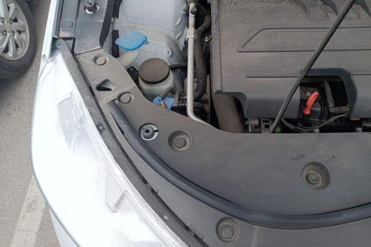 Used Haval M6 2023 PLUS 1.5T Manual Luxury Smart Connectivity Model Engine Bay Right