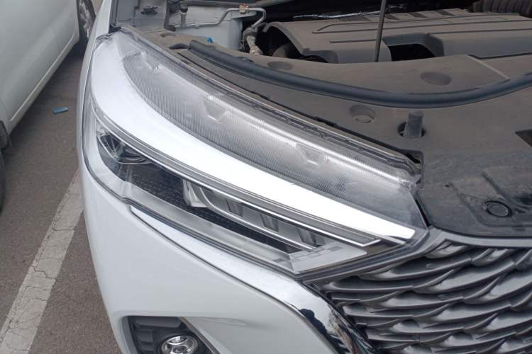 Used Haval M6 2023 PLUS 1.5T Manual Luxury Smart Connectivity Model Exterior 3