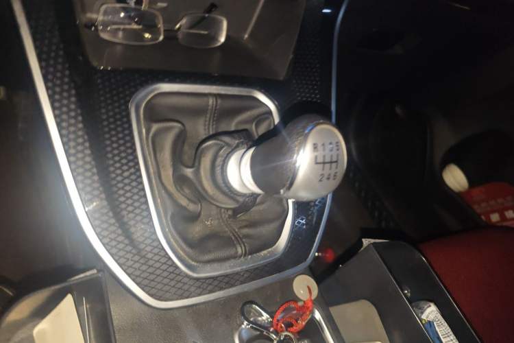 Used Haval M6 2023 PLUS 1.5T Manual Luxury Smart Connectivity Model Gear Lever