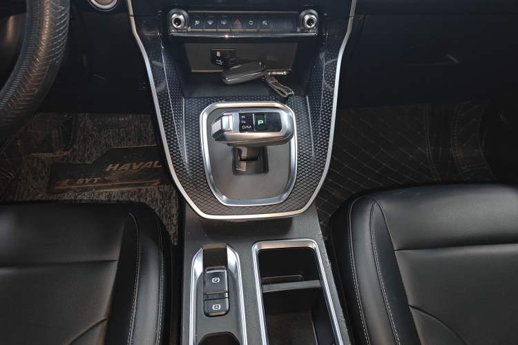 Used Haval M6 2023 PLUS 1.5T DCT Liu Yan Collaboration Edition Gear Lever