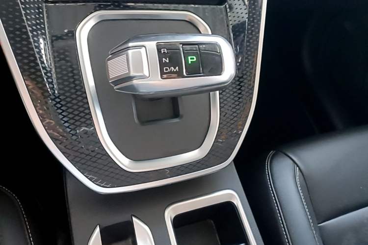 Used Haval M6 2023 PLUS 1.5T DCT Luxury Smart Connectivity Model Gear Lever