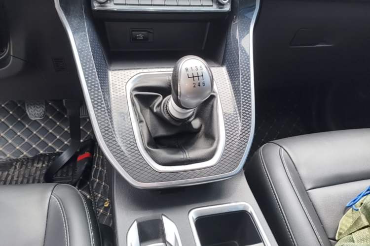 Used Haval M6 2023 PLUS 1.5T Manual Luxury Smart Connectivity Model Gear Lever