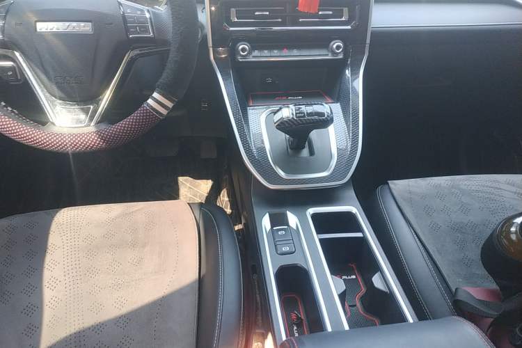 Used Haval M6 2023 PLUS 1.5T DCT Luxury Smart Connectivity Model Gear Lever