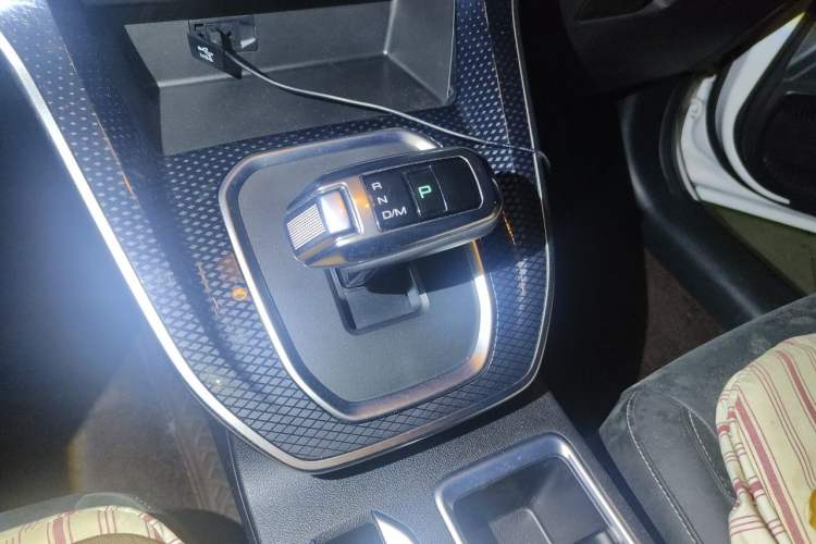 Used Haval M6 2023 PLUS 1.5T DCT Luxury Smart Connectivity Model Gear Lever