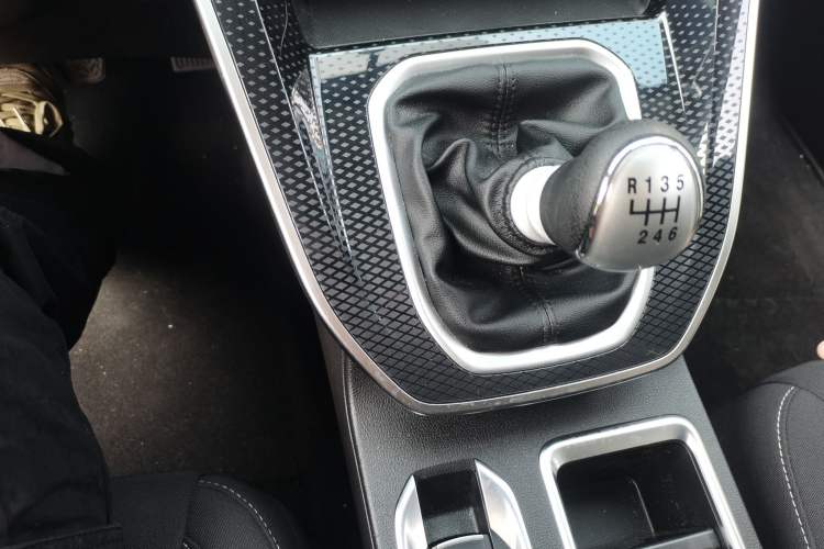 Used Haval M6 2023 PLUS 1.5T Manual Elite Smart Connectivity Model Gear Lever