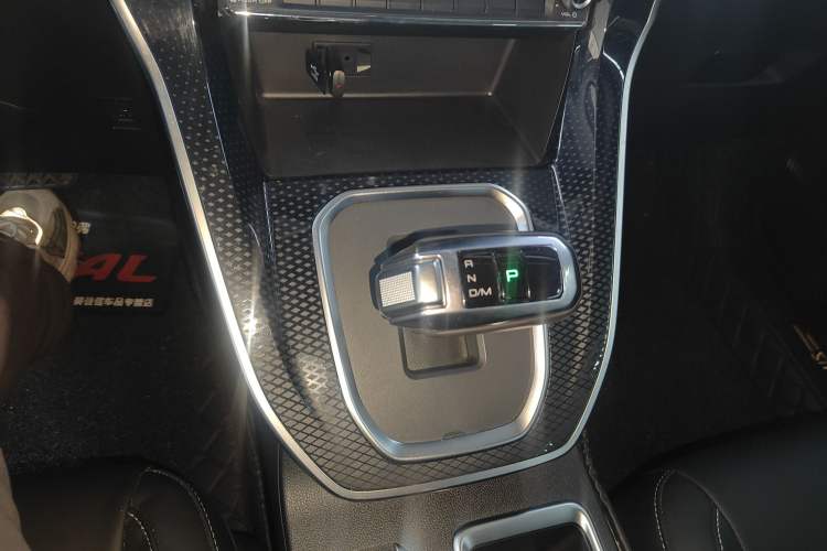 Used Haval M6 2023 PLUS 1.5T DCT Luxury Smart Connectivity Model Gear Lever