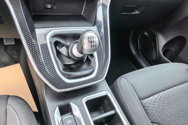 Used Haval M6 2023 PLUS 1.5T Manual Elite Smart Connectivity Model Gear Lever