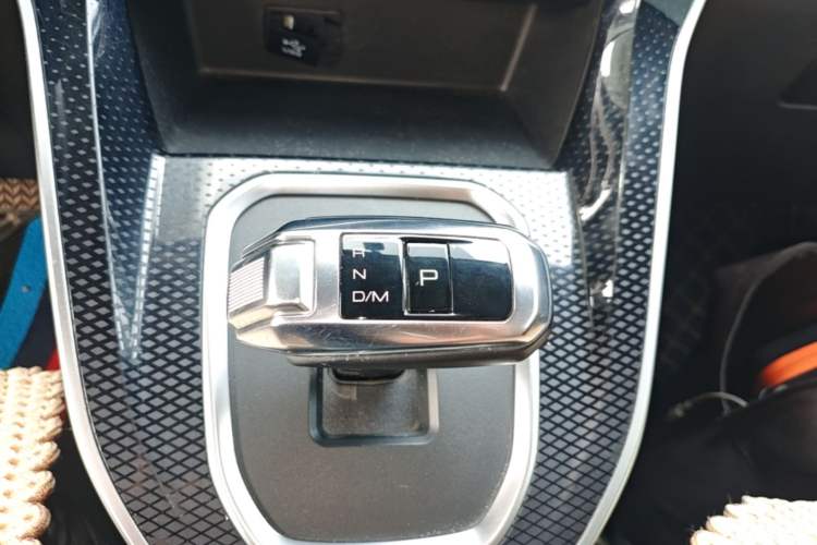 Used Haval M6 2023 PLUS 1.5T DCT Elite Smart Connectivity Model Gear Lever