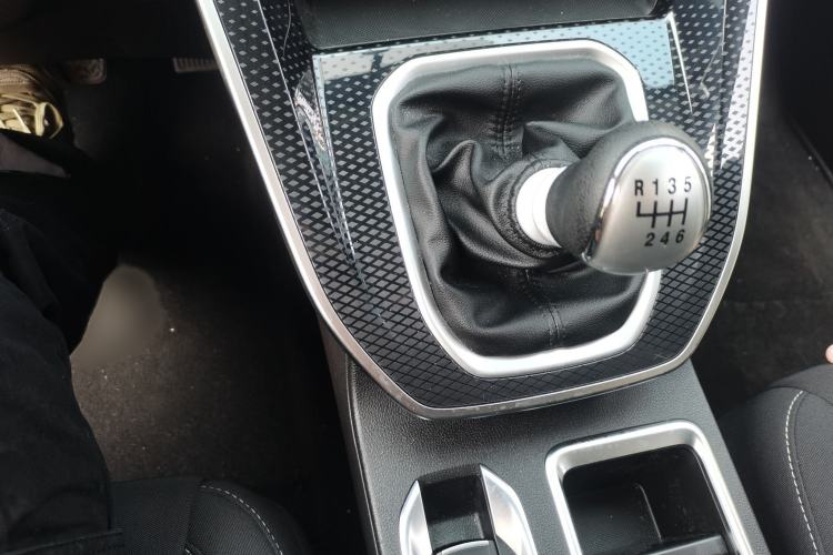 Used Haval M6 2023 PLUS 1.5T Manual Elite Smart Connectivity Model Gear Lever