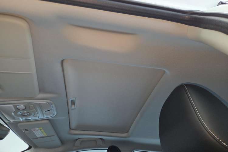 Used Haval M6 2023 PLUS 1.5T Manual Luxury Smart Connectivity Model Headliner