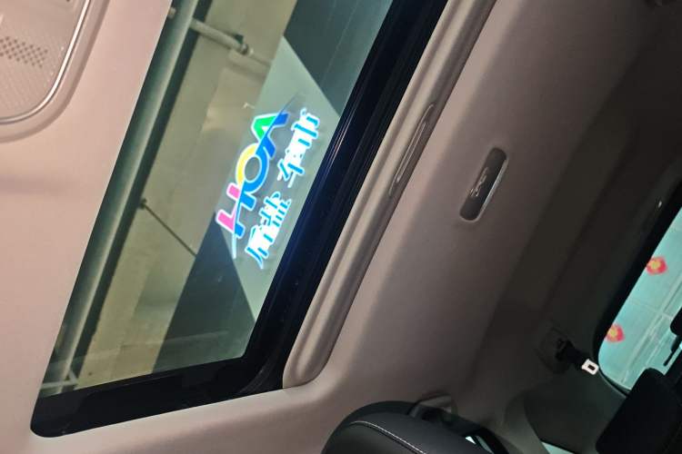 Used Haval M6 2023 PLUS 1.5T DCT Luxury Smart Connectivity Model Headliner