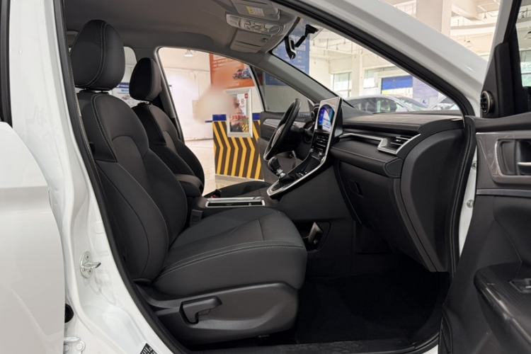 Used Haval M6 2023 PLUS 1.5T Manual Elite Smart Connectivity Model Interior 10