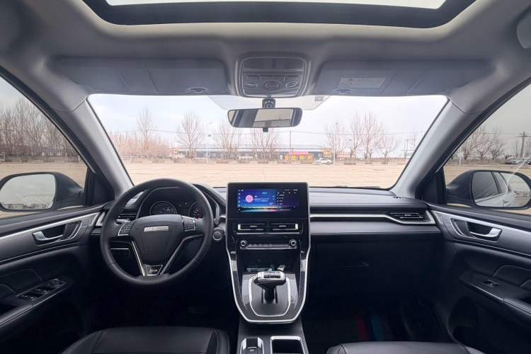 Used Haval M6 2023 PLUS 1.5T DCT Luxury Smart Connectivity Model Interior 2