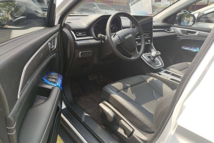 Used Haval M6 2023 PLUS 1.5T DCT Luxury Smart Connectivity Model Interior 2