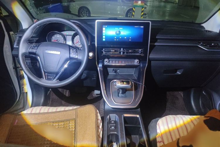 Used Haval M6 2023 PLUS 1.5T DCT Luxury Smart Connectivity Model Interior 2