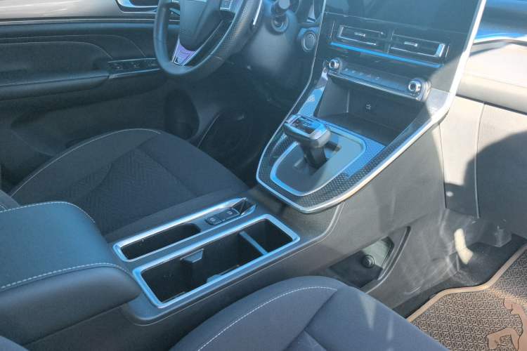 Used Haval M6 2023 PLUS 1.5T DCT Elite Smart Connectivity Model Interior 2