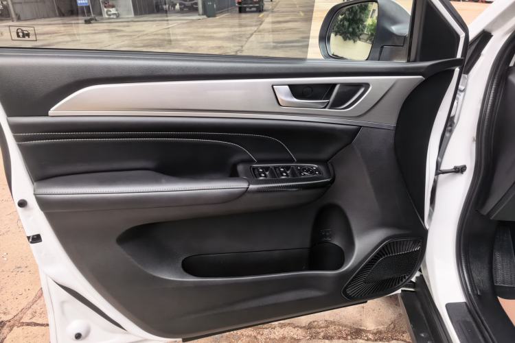 Used Haval M6 2023 PLUS 1.5T Manual Elite Smart Connectivity Model Interior 2