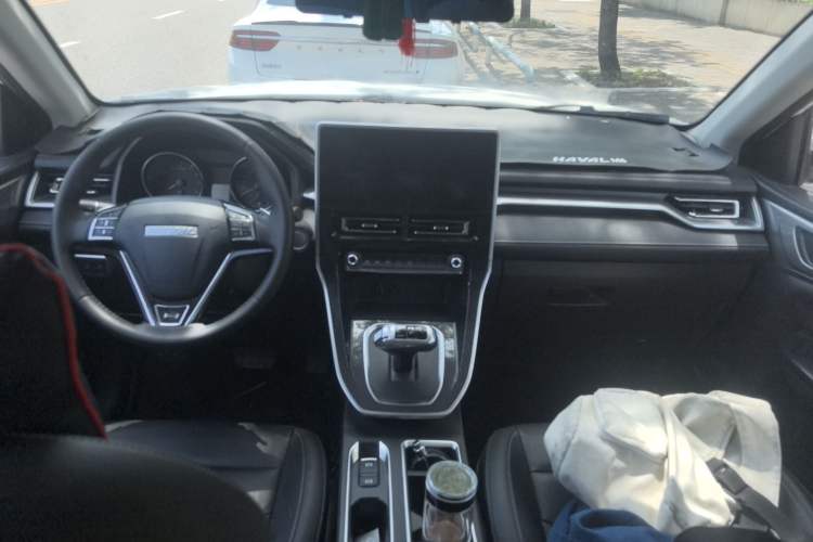 Used Haval M6 2023 PLUS 1.5T DCT Luxury Smart Connectivity Model Interior 2
