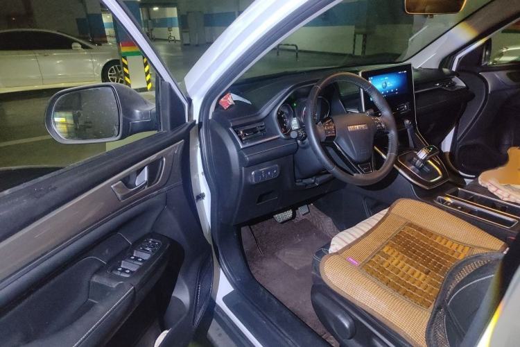 Used Haval M6 2023 PLUS 1.5T DCT Luxury Smart Connectivity Model Interior 3